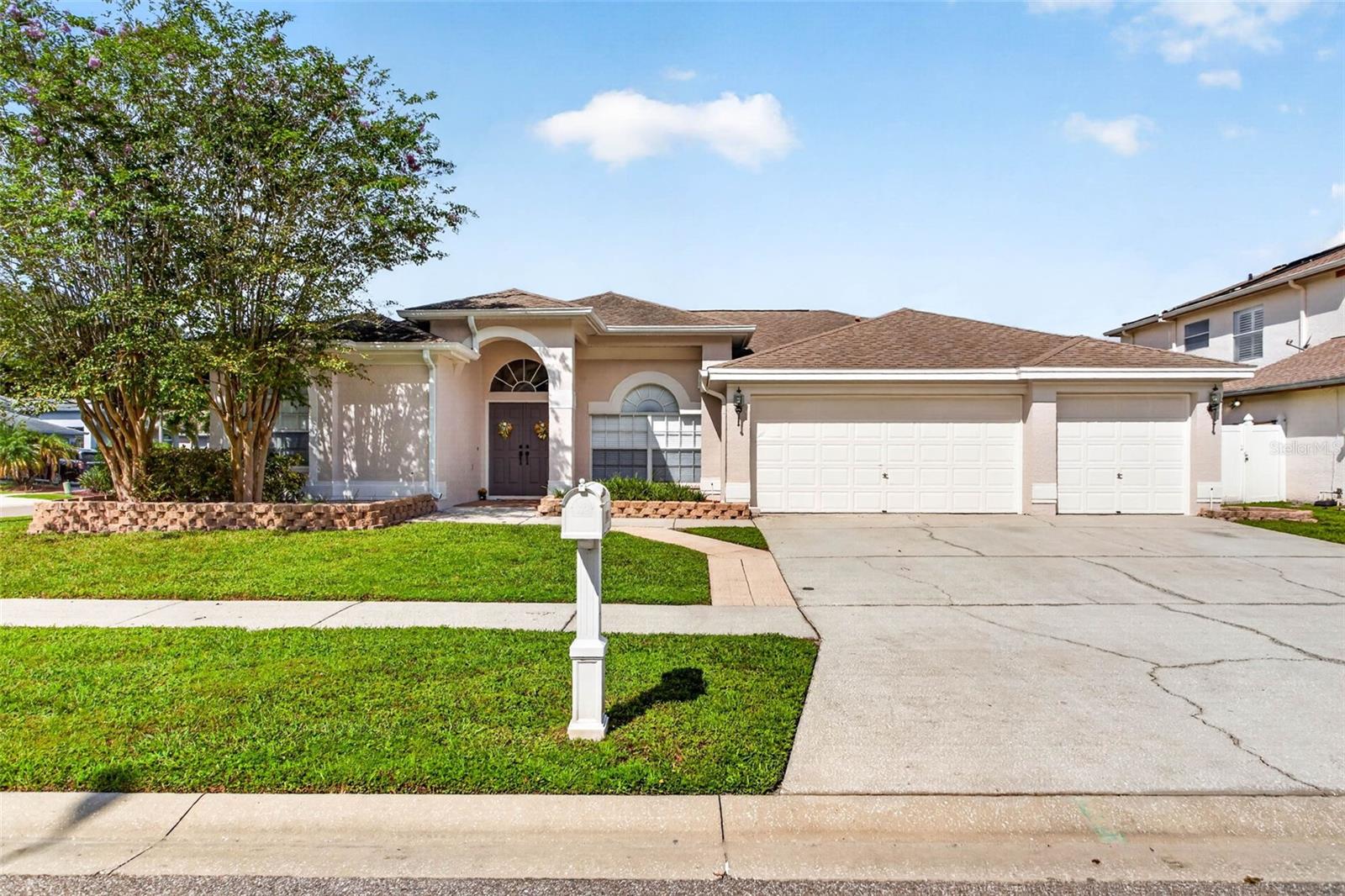 10007 VISTA POINTE DR