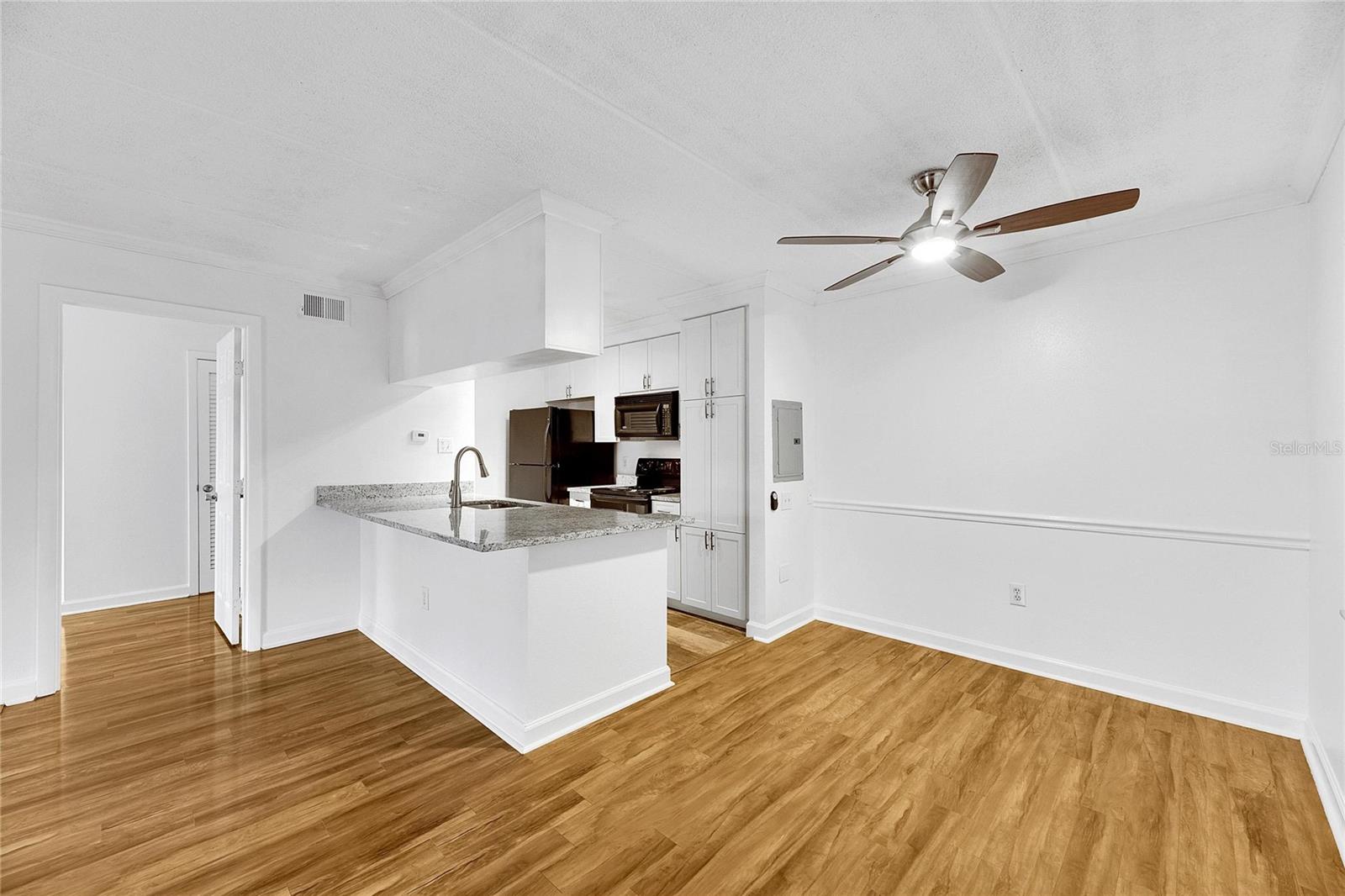 5304 W KENNEDY BLVD #106 — photo 3