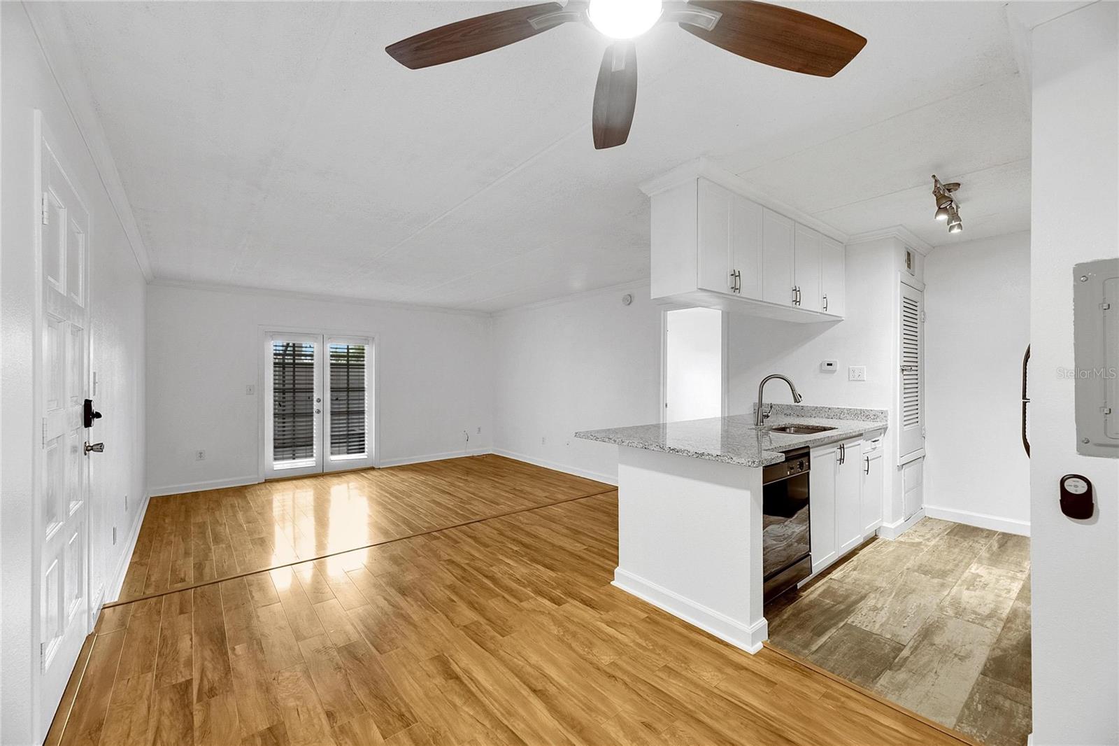 5304 W KENNEDY BLVD #106 — photo 4