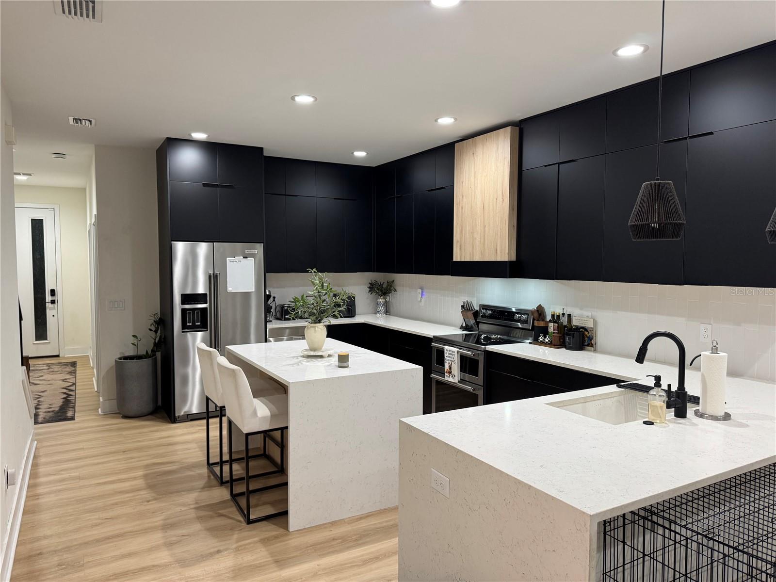 412 W AMELIA AVE #1 — photo 10