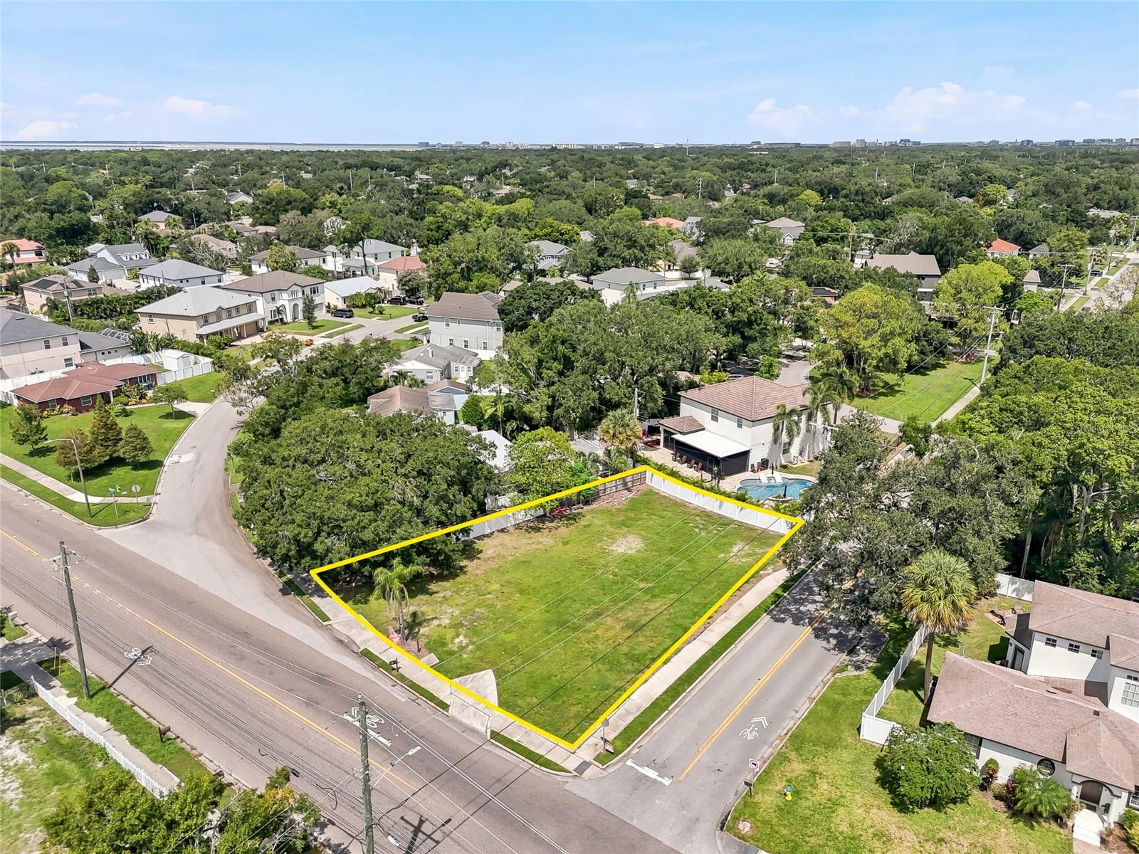 3622 W TAMPA CIR — photo 11