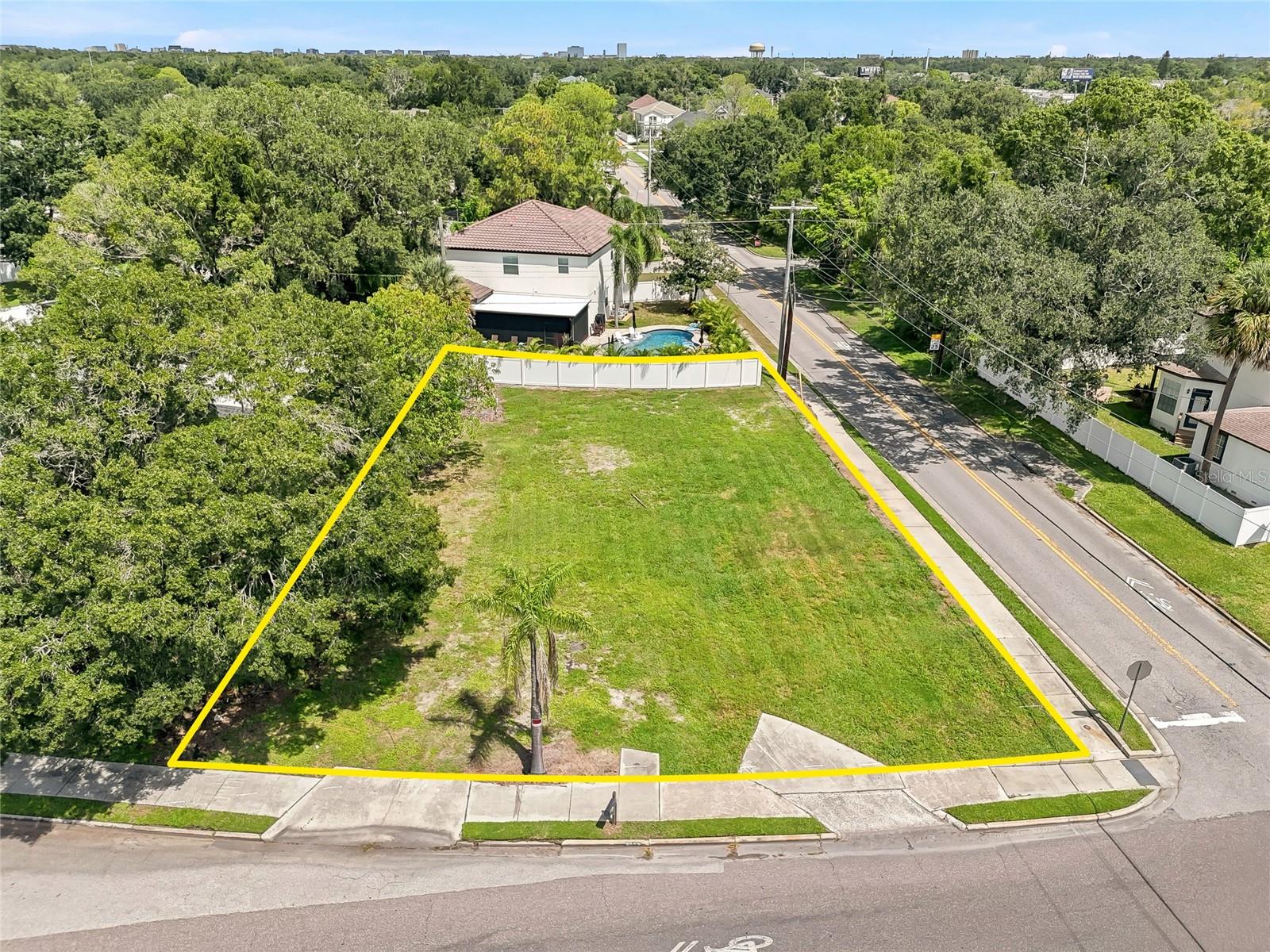3622 W TAMPA CIR