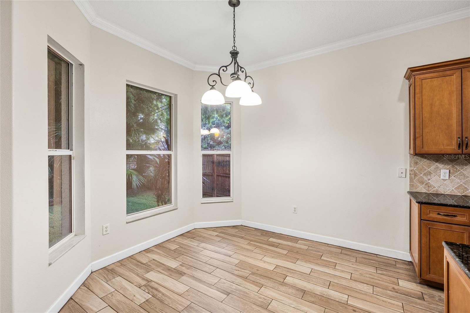 4117 WOODACRE LN — photo 10