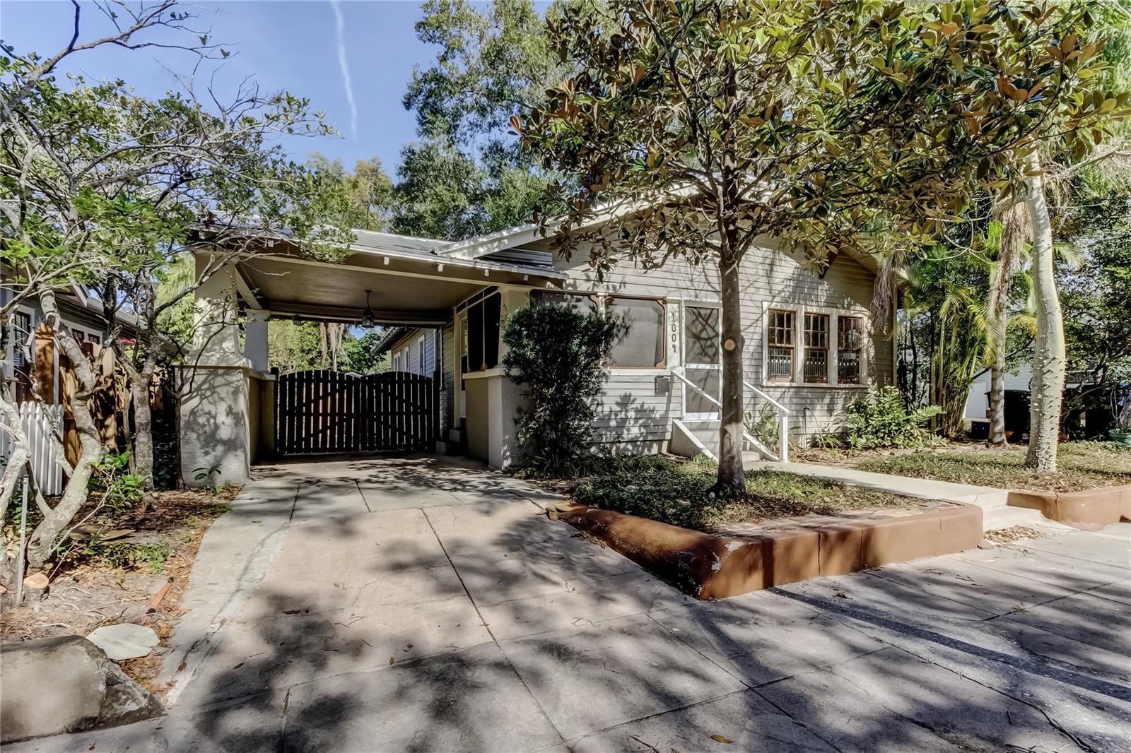 1004 E CRENSHAW ST — photo 4