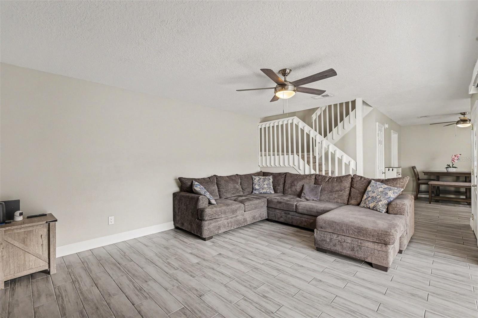 8114 OAK TRACE WAY #C — photo 2