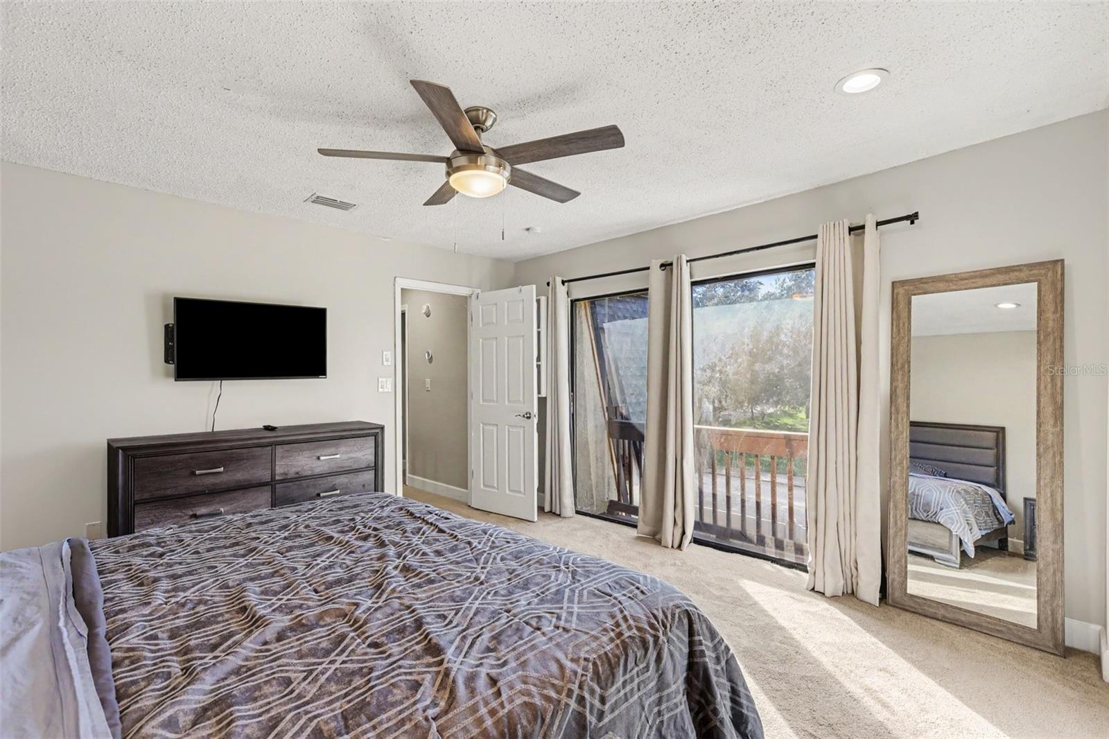 8114 OAK TRACE WAY #C — photo 10