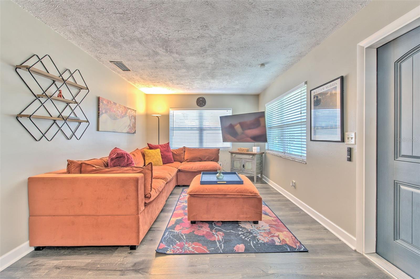 4502 W PEARL AVE — photo 4