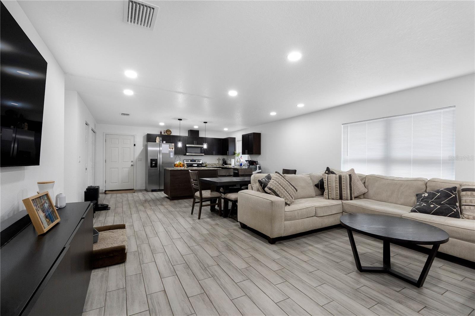 4109 E DIANA ST — photo 11