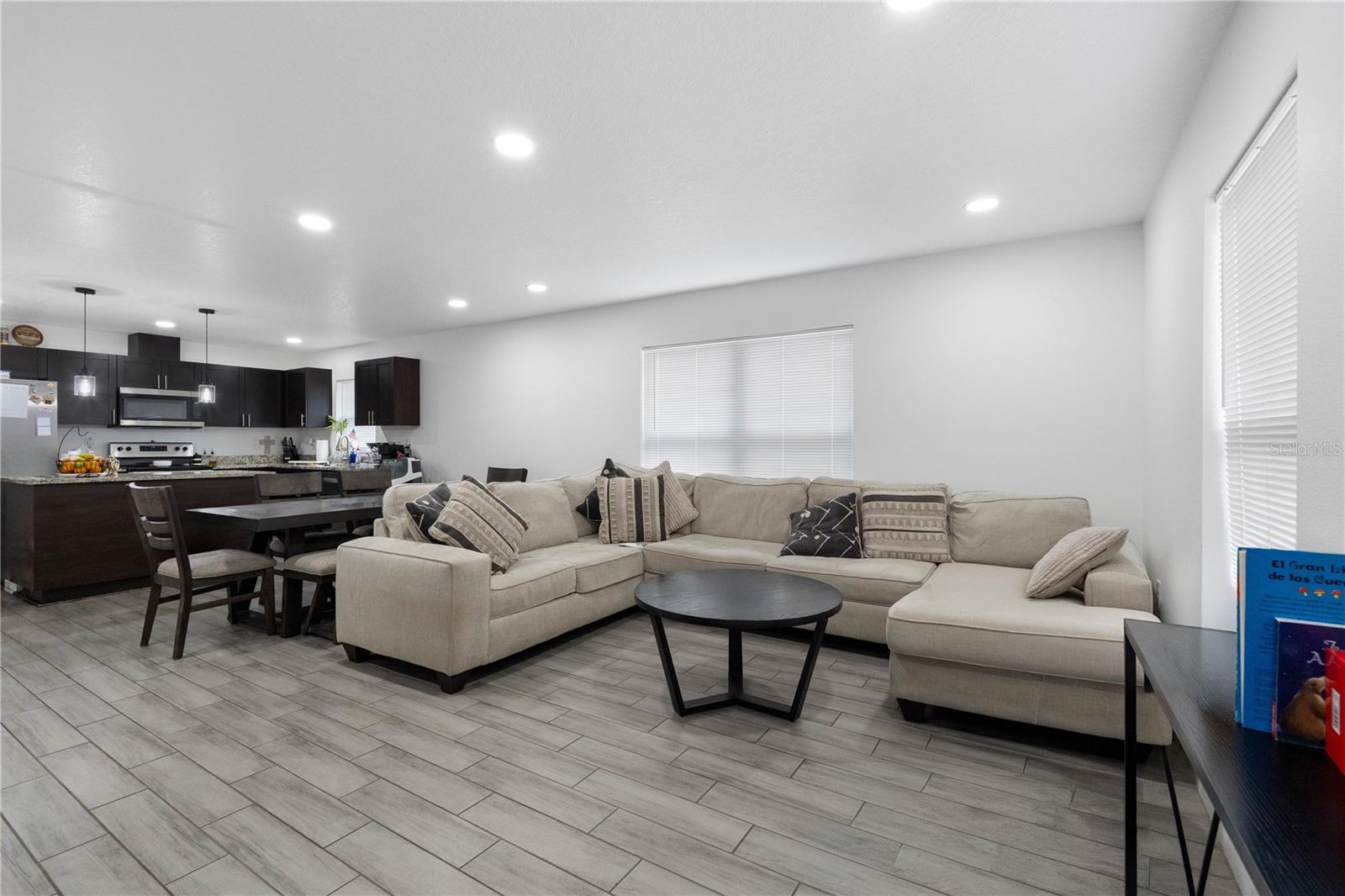 4109 E DIANA ST — photo 10