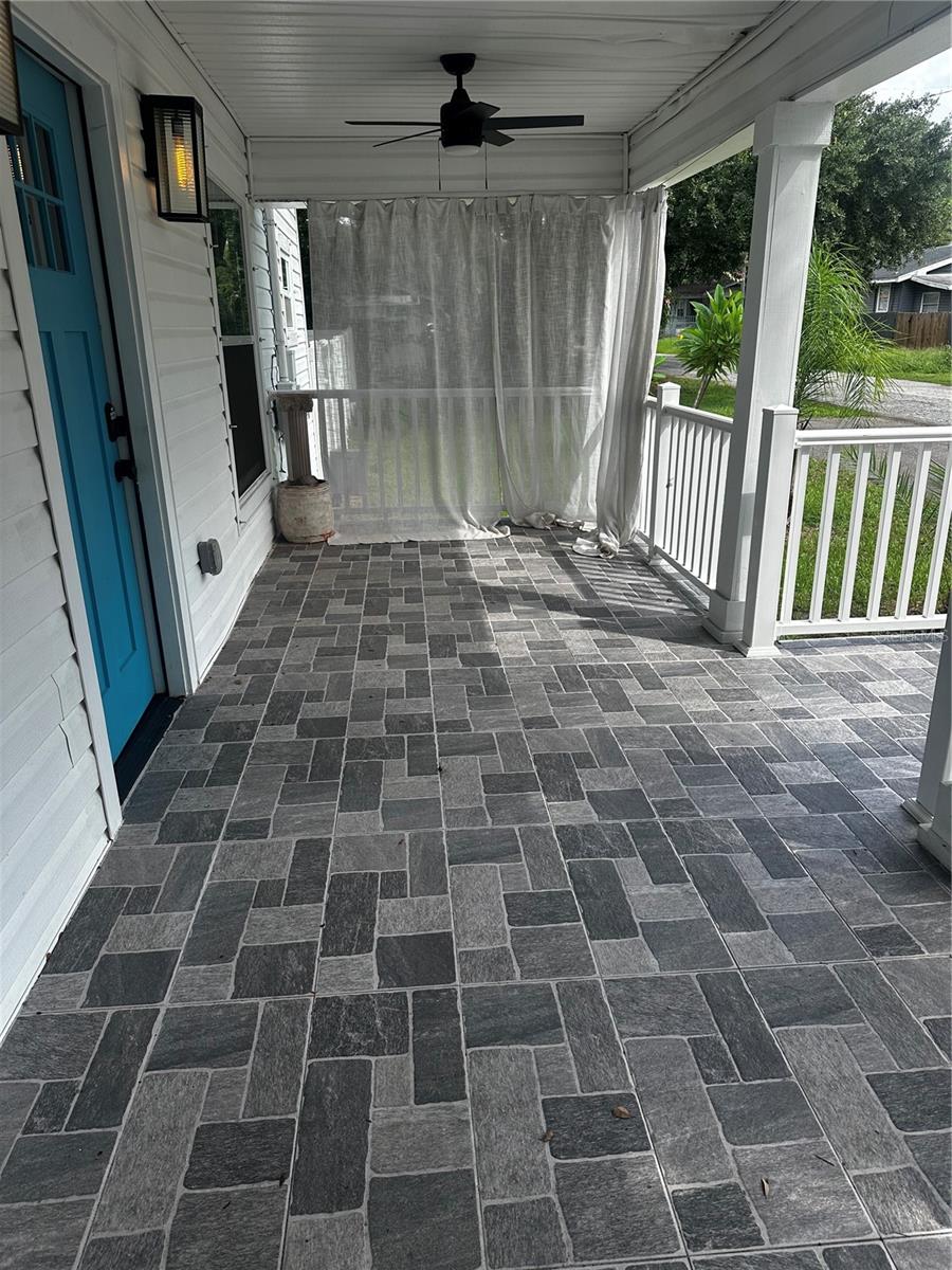 3902 N SUWANEE AVE — photo 2