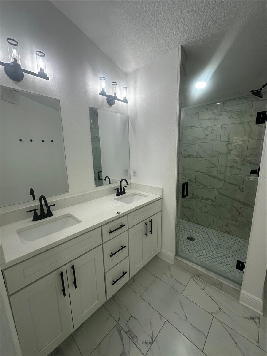 3902 N SUWANEE AVE — photo 8