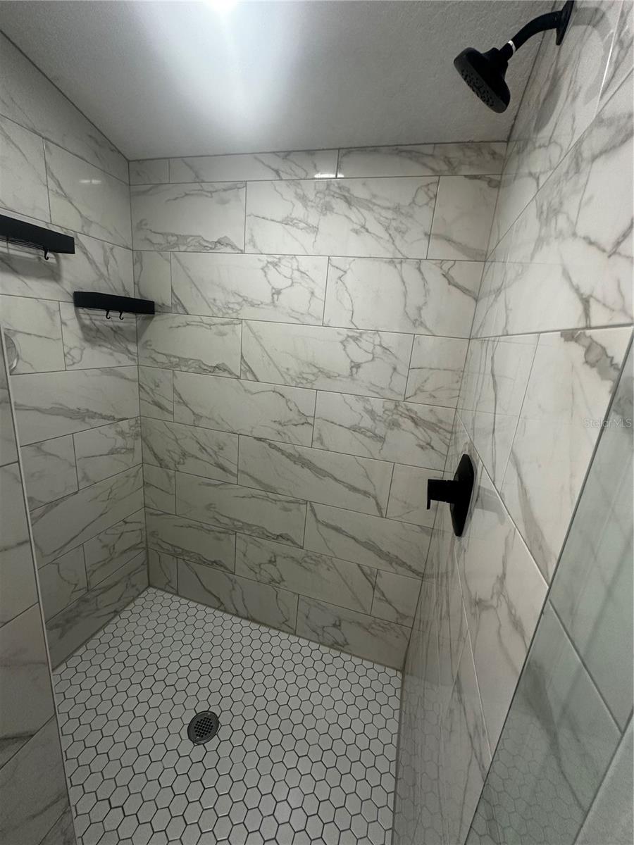 3902 N SUWANEE AVE — photo 9