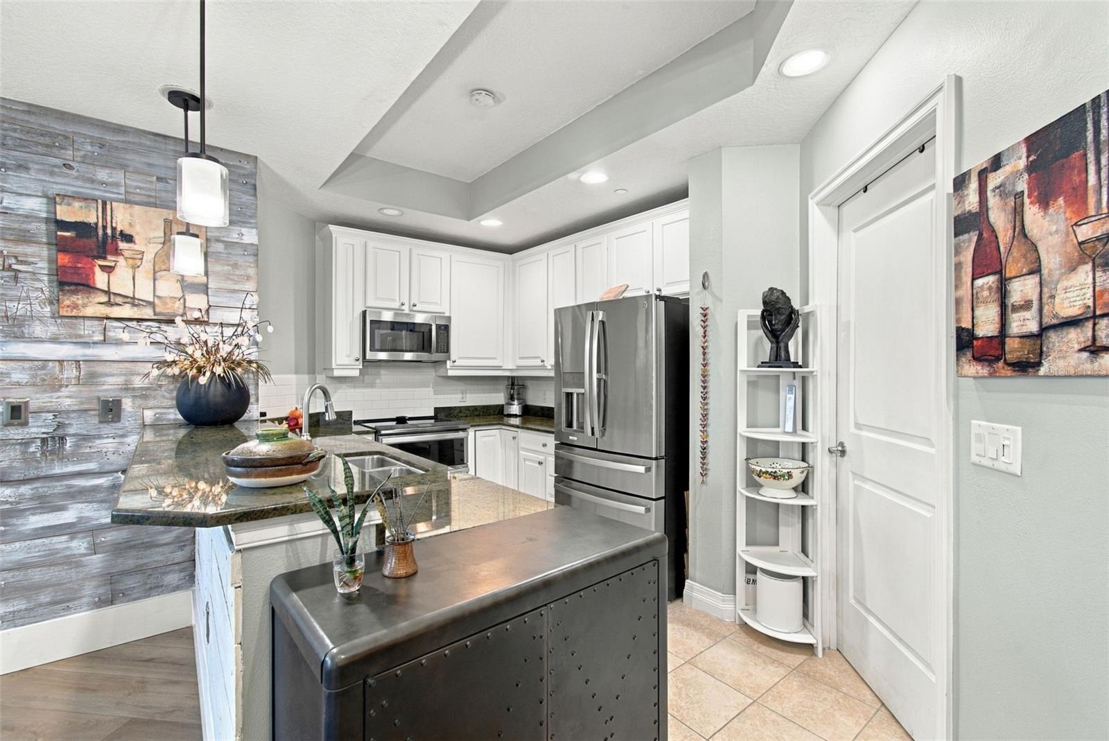 1209 E CUMBERLAND AVE #504 — photo 9