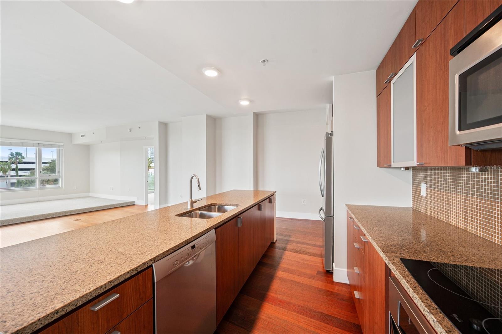 912 CHANNELSIDE DR #2310 — photo 12