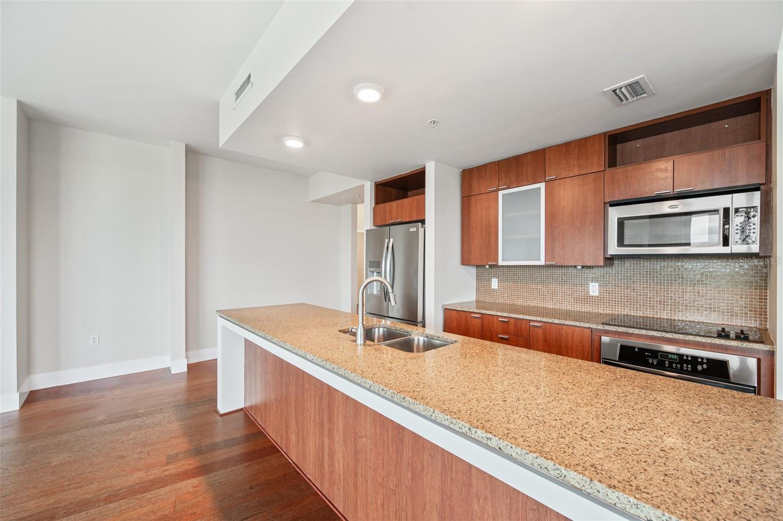 912 CHANNELSIDE DR #2310 — photo 10