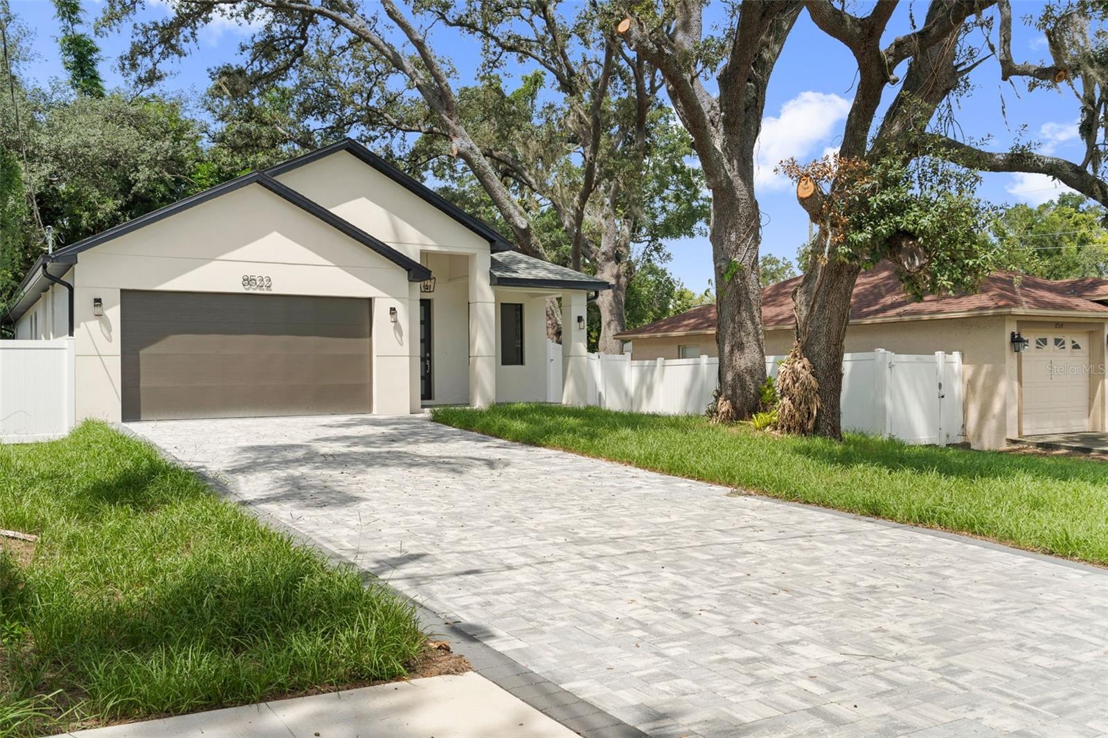 8522 N ASHLEY ST — photo 2