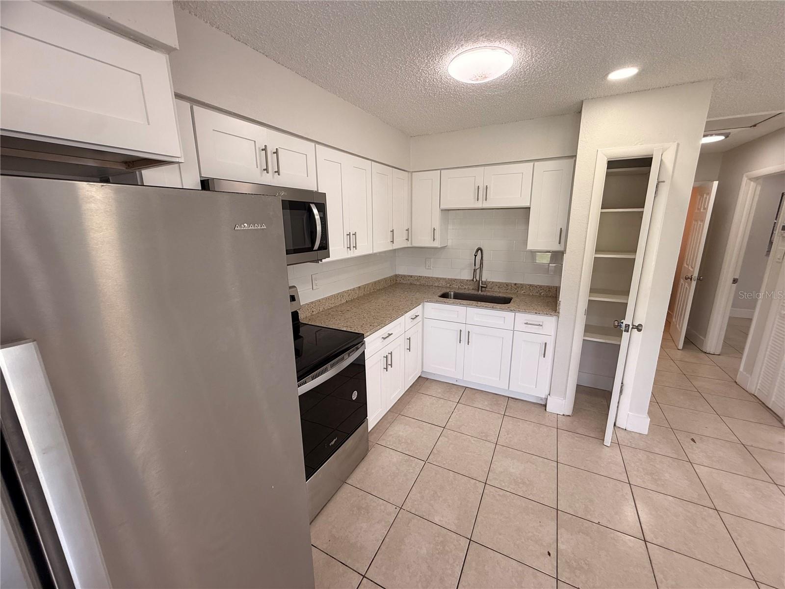 10123 N 11TH ST #B — photo 8