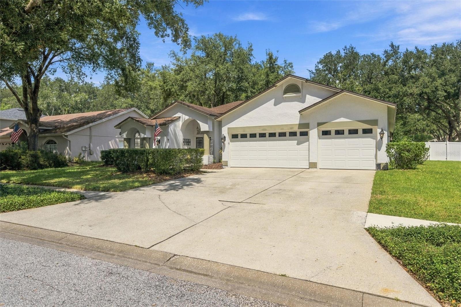 9316 KNIGHTSBRIDGE CT — photo 2