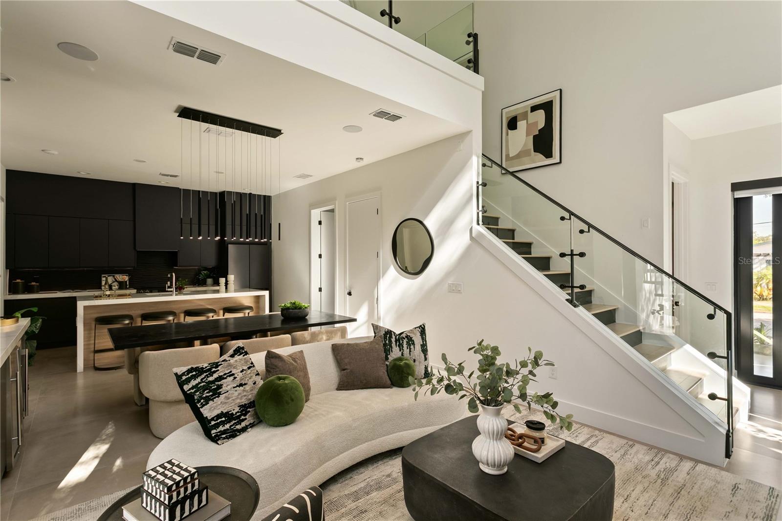 1322 W GRACE ST — photo 12