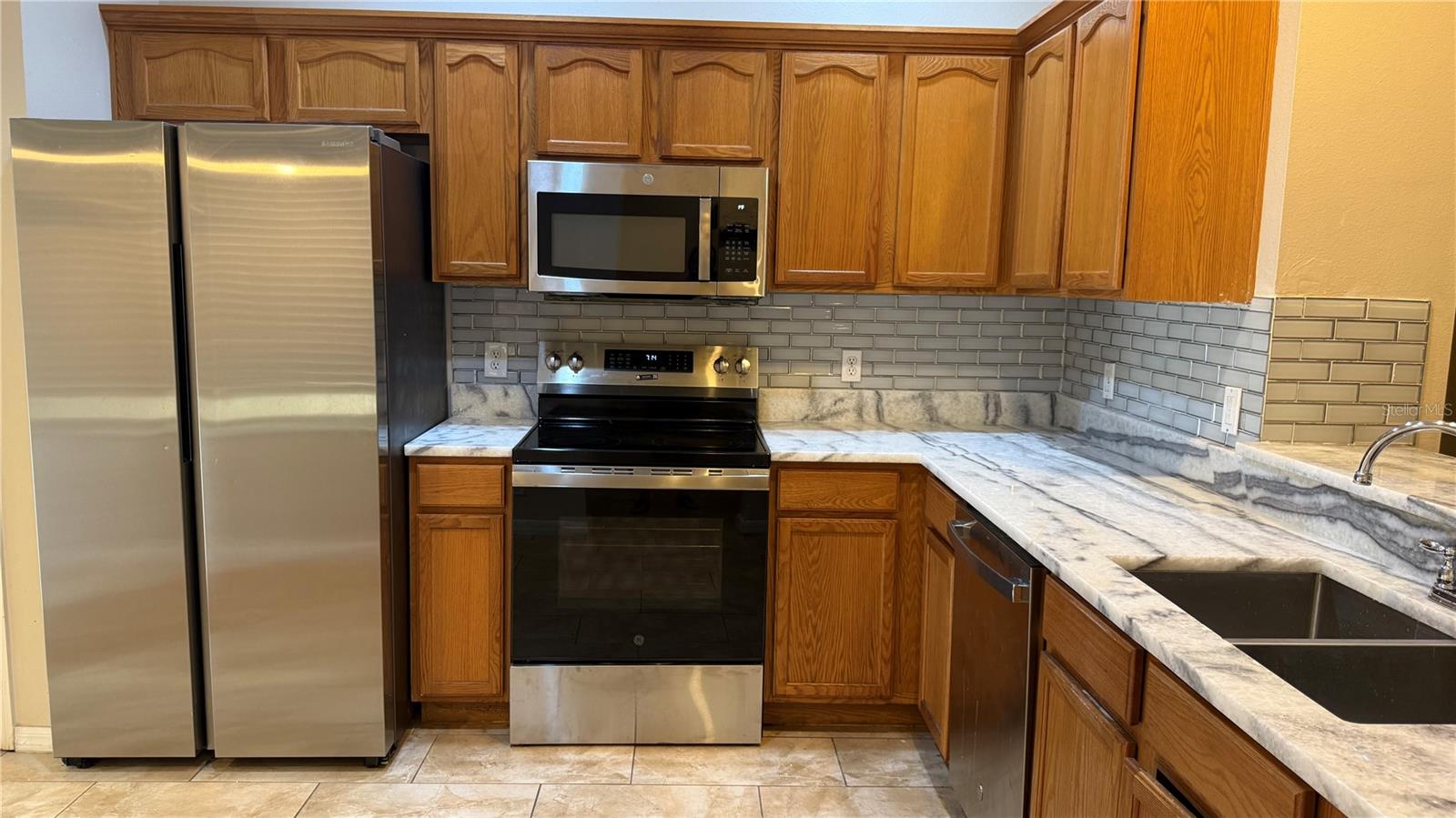 4135 BISMARCK PALM DR — photo 5