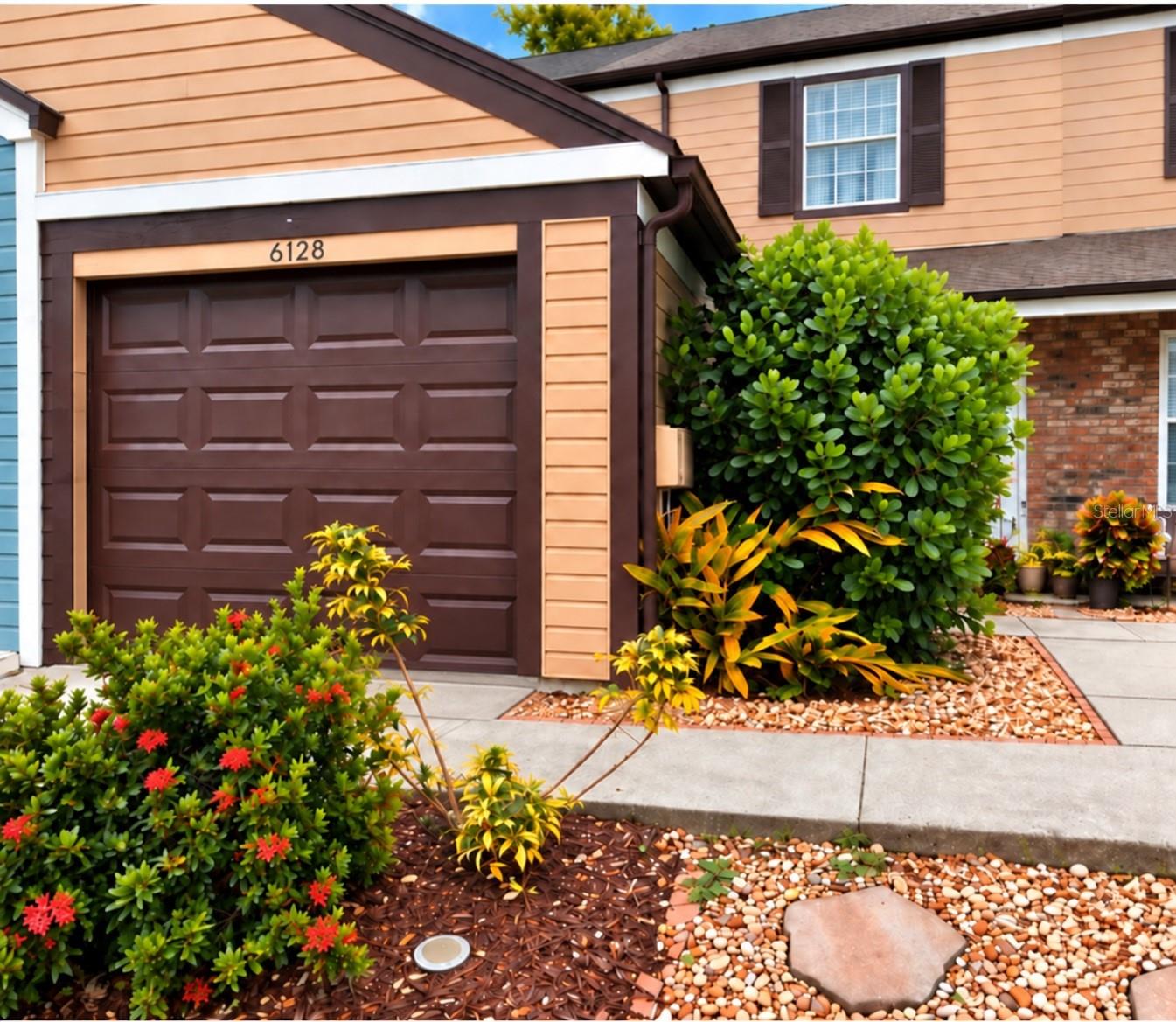 6128 OAK CLUSTER CIR