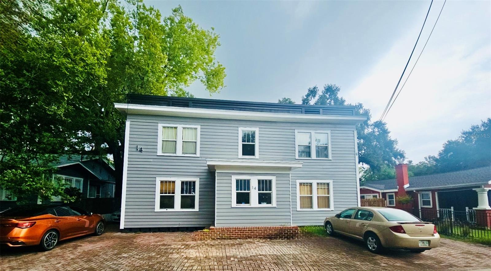 14 HAMILTON HEATH DR #B