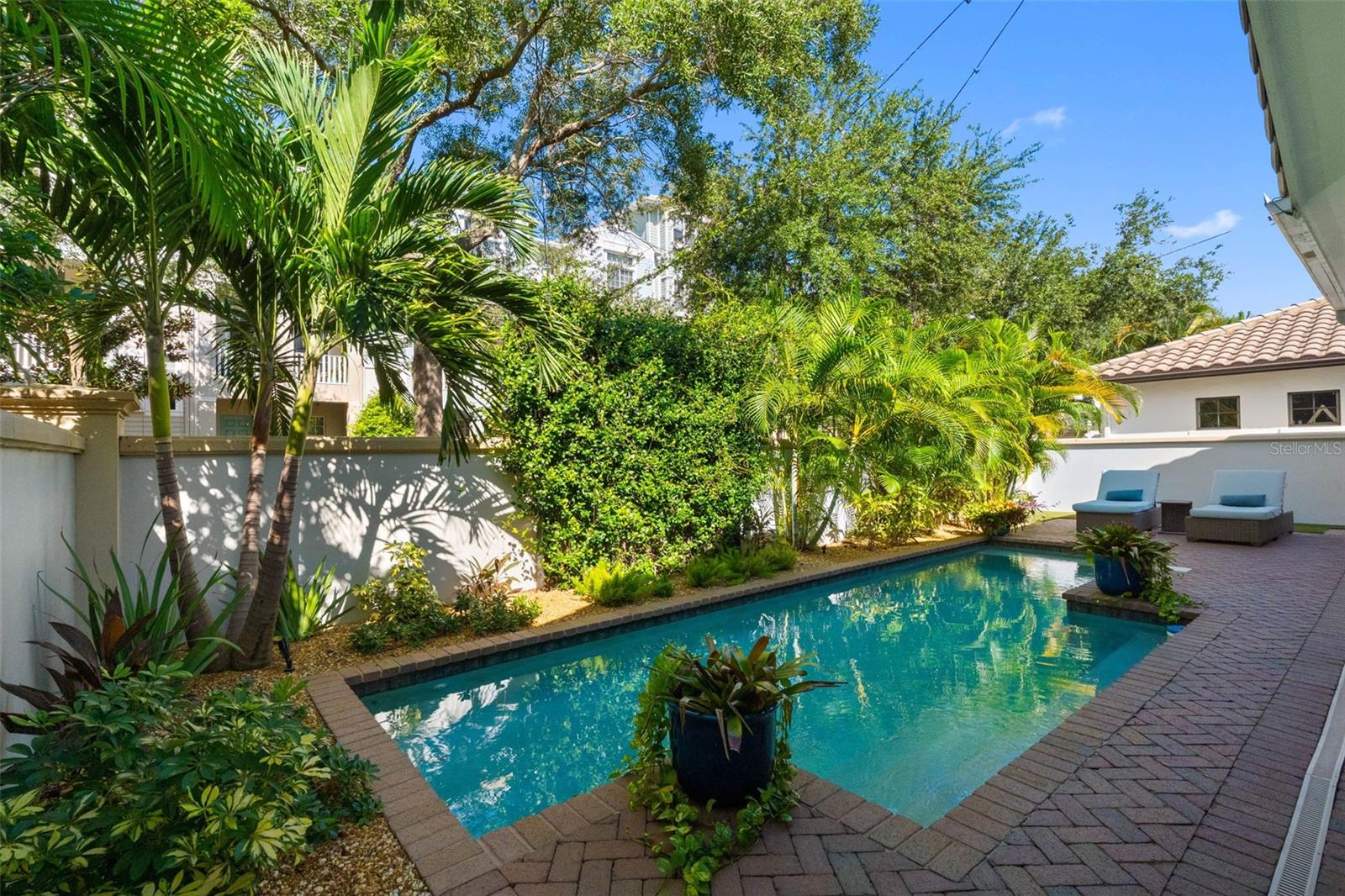 6054 YEATS MANOR DR — photo 2