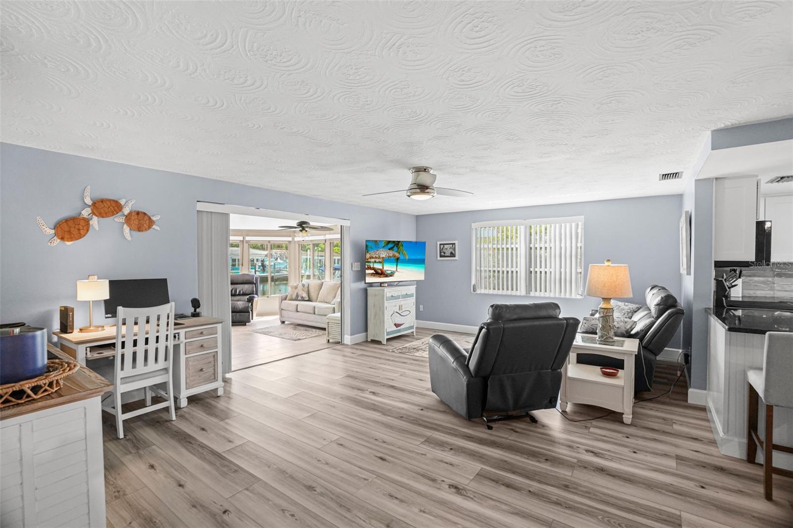 4916 POMPANO DR — photo 3