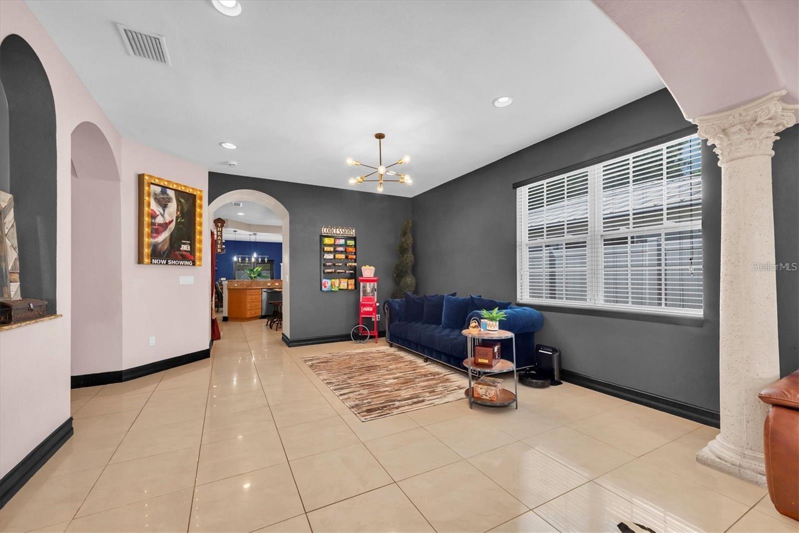 8930 N NEWPORT AVE — photo 10
