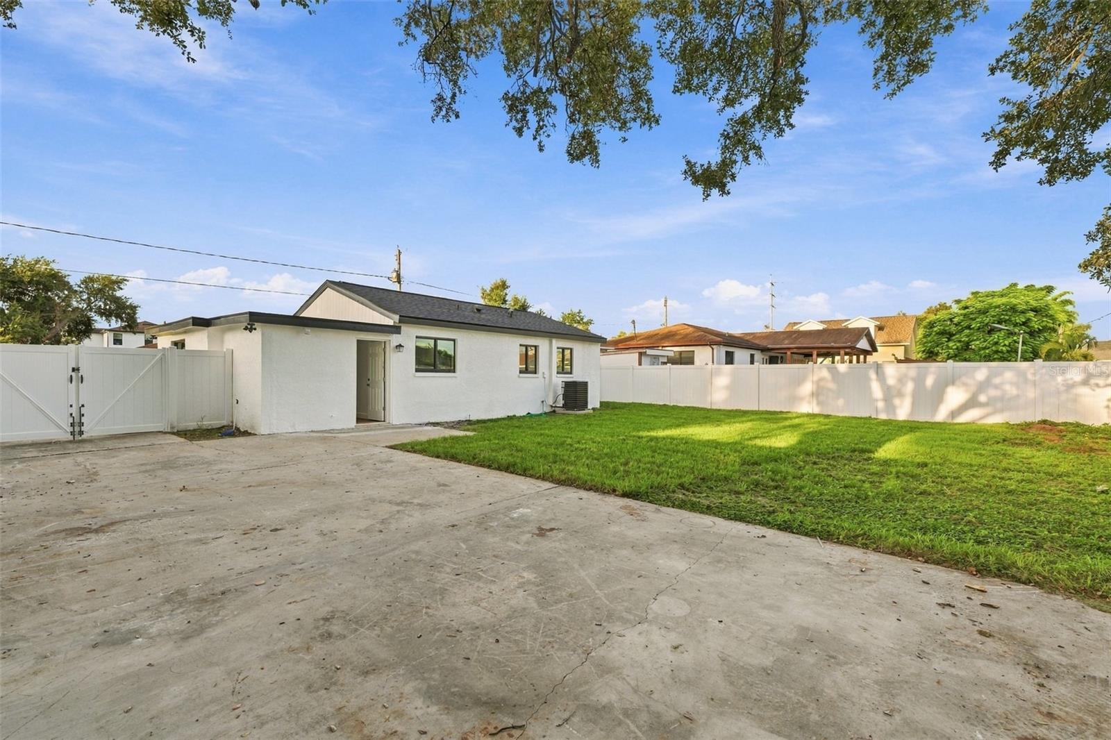 3215 W DEWEY ST — photo 3