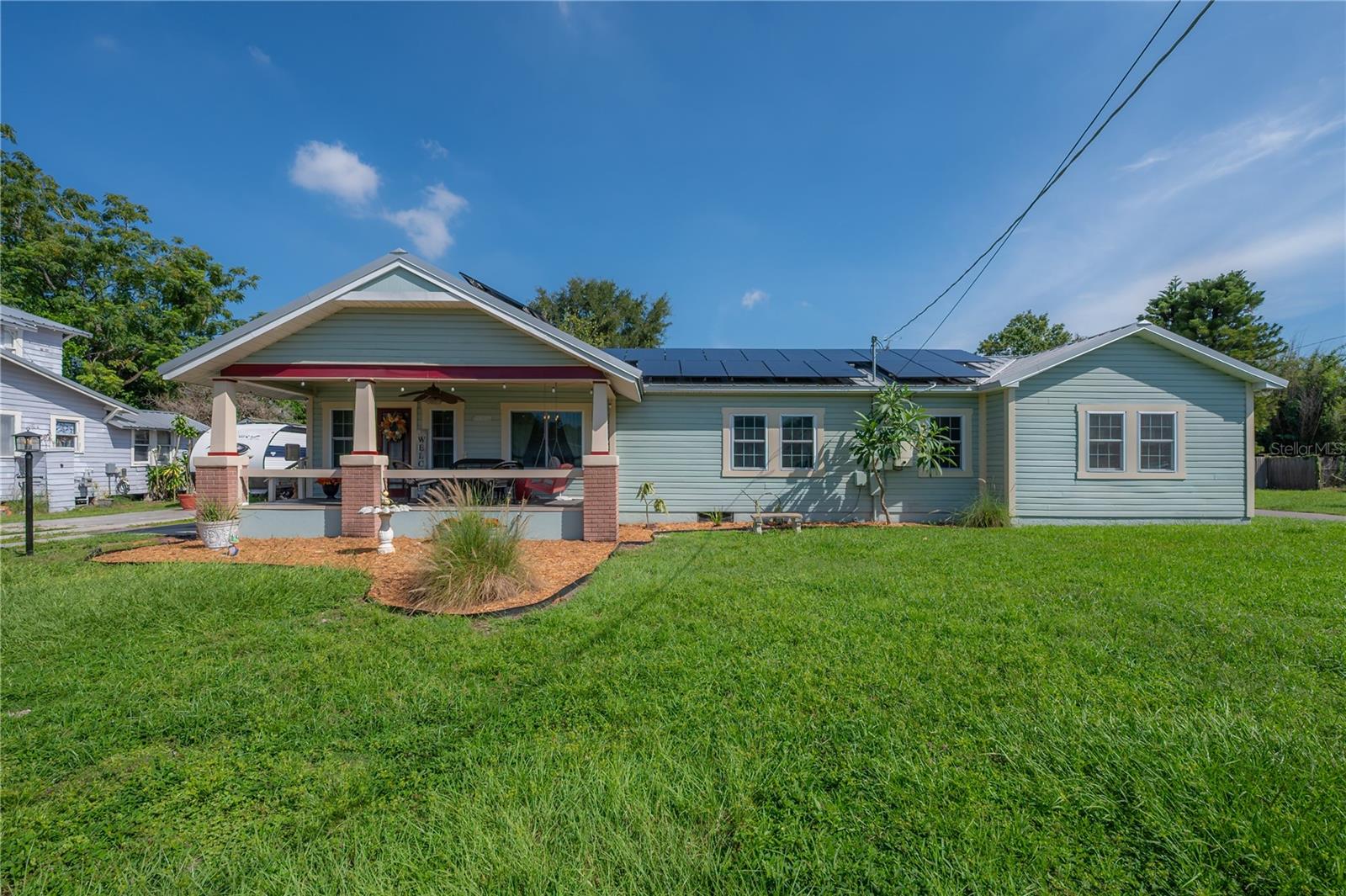 203 W FRIERSON AVE — photo 2