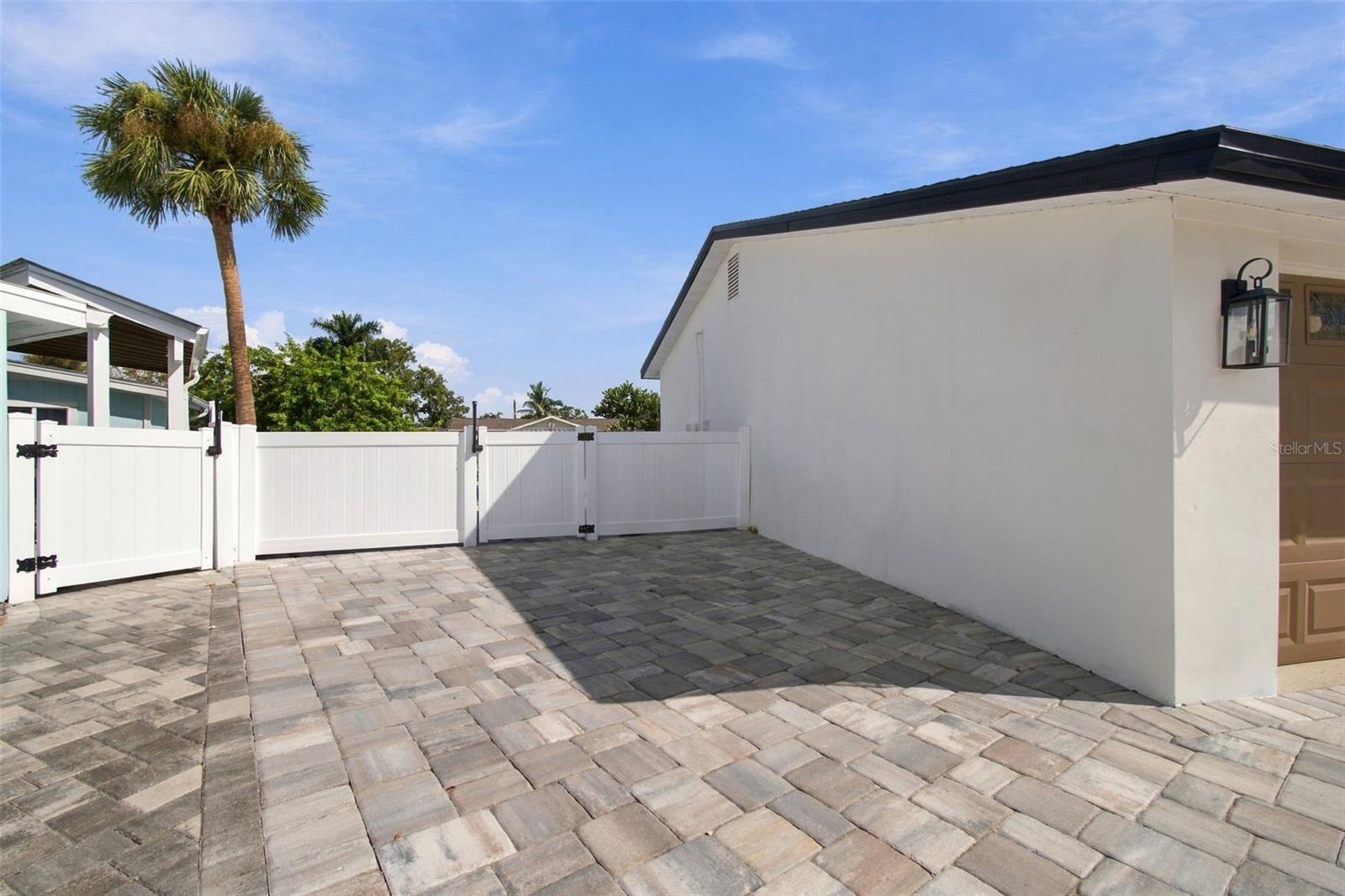 8725 THORNWOOD LN — photo 5