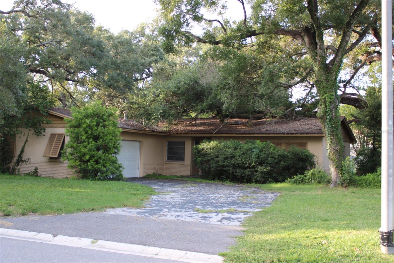 4417 W WATROUS AVE — photo 3