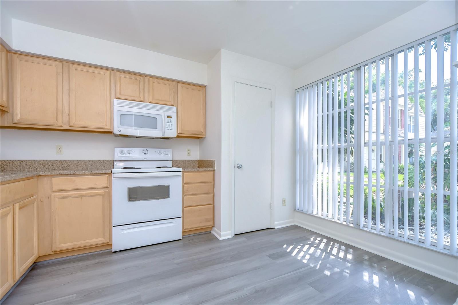 13937 FLETCHERS MILL DR — photo 6