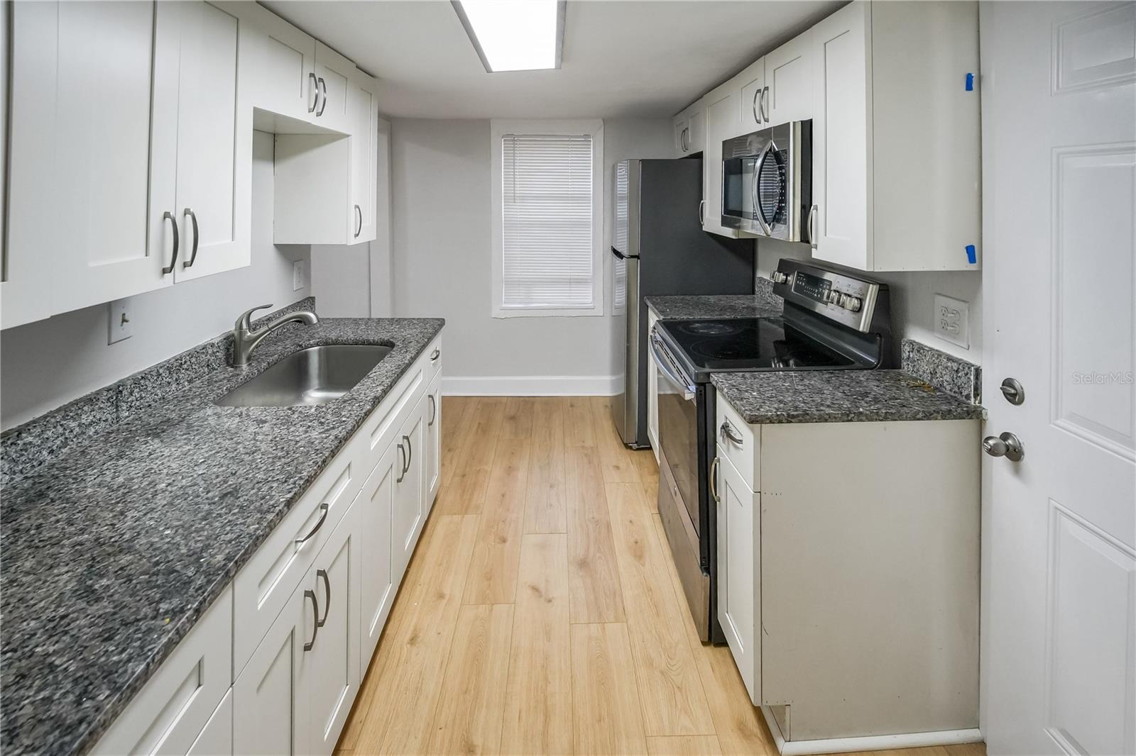 8103 N BROOKS ST — photo 3