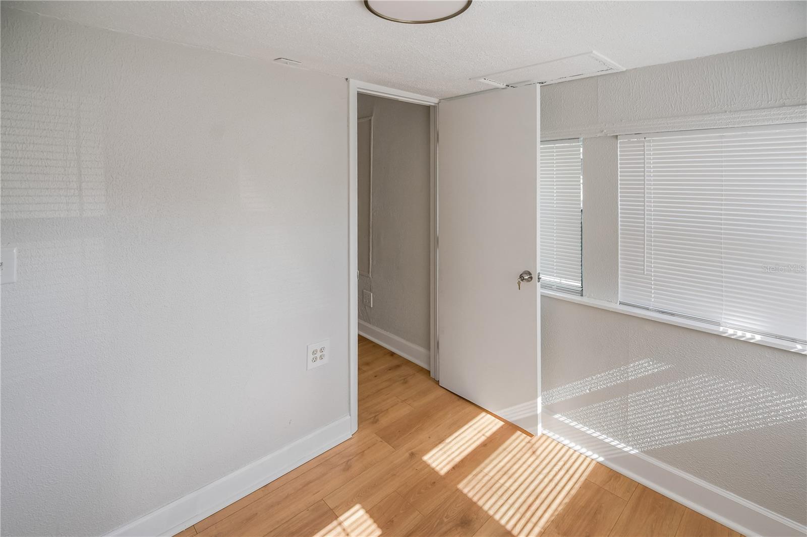 8103 N BROOKS ST — photo 10