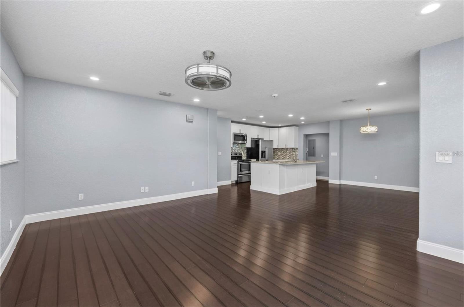 1520 S CHURCH AVE — photo 12