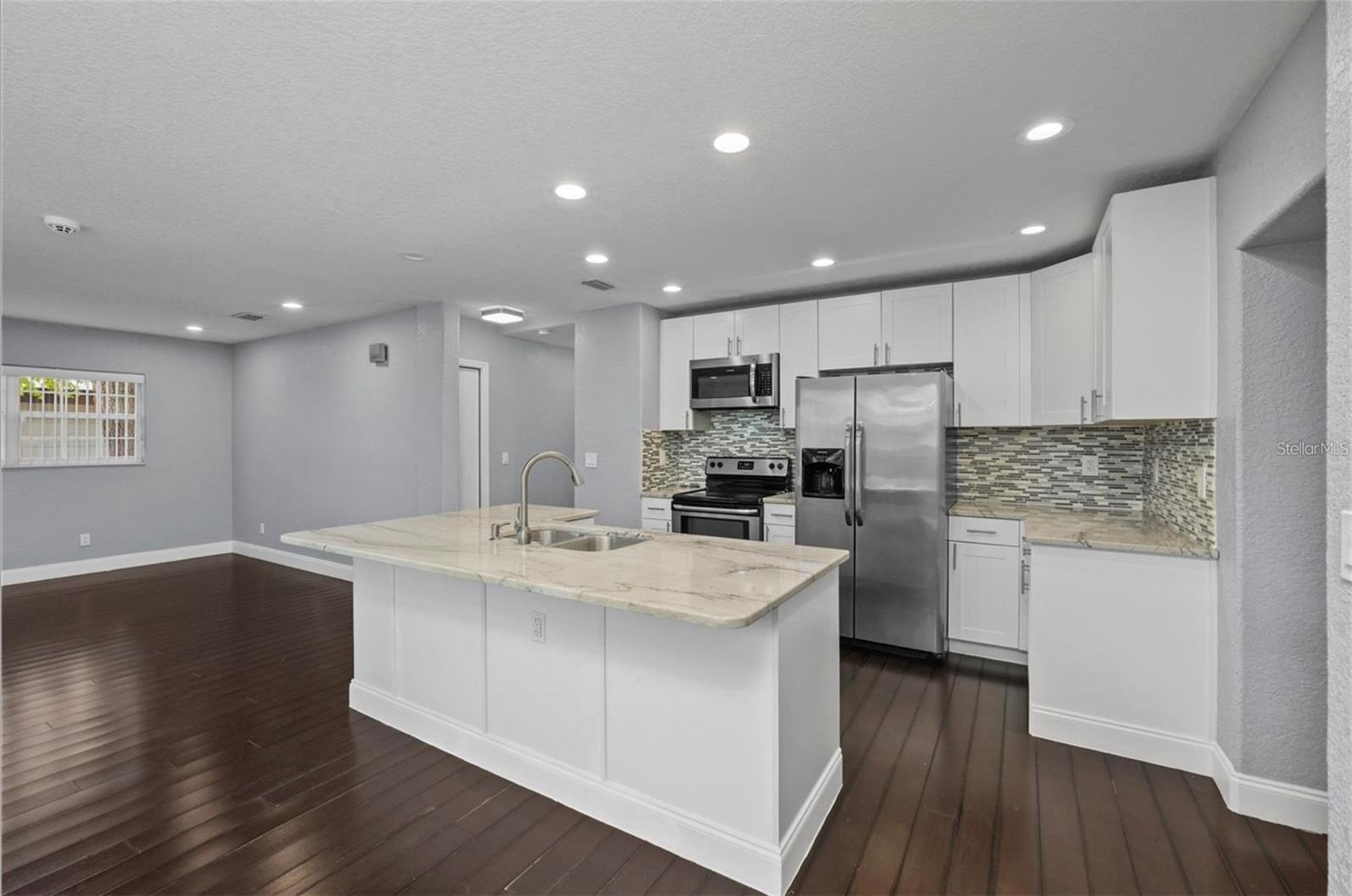 1520 S CHURCH AVE — photo 5