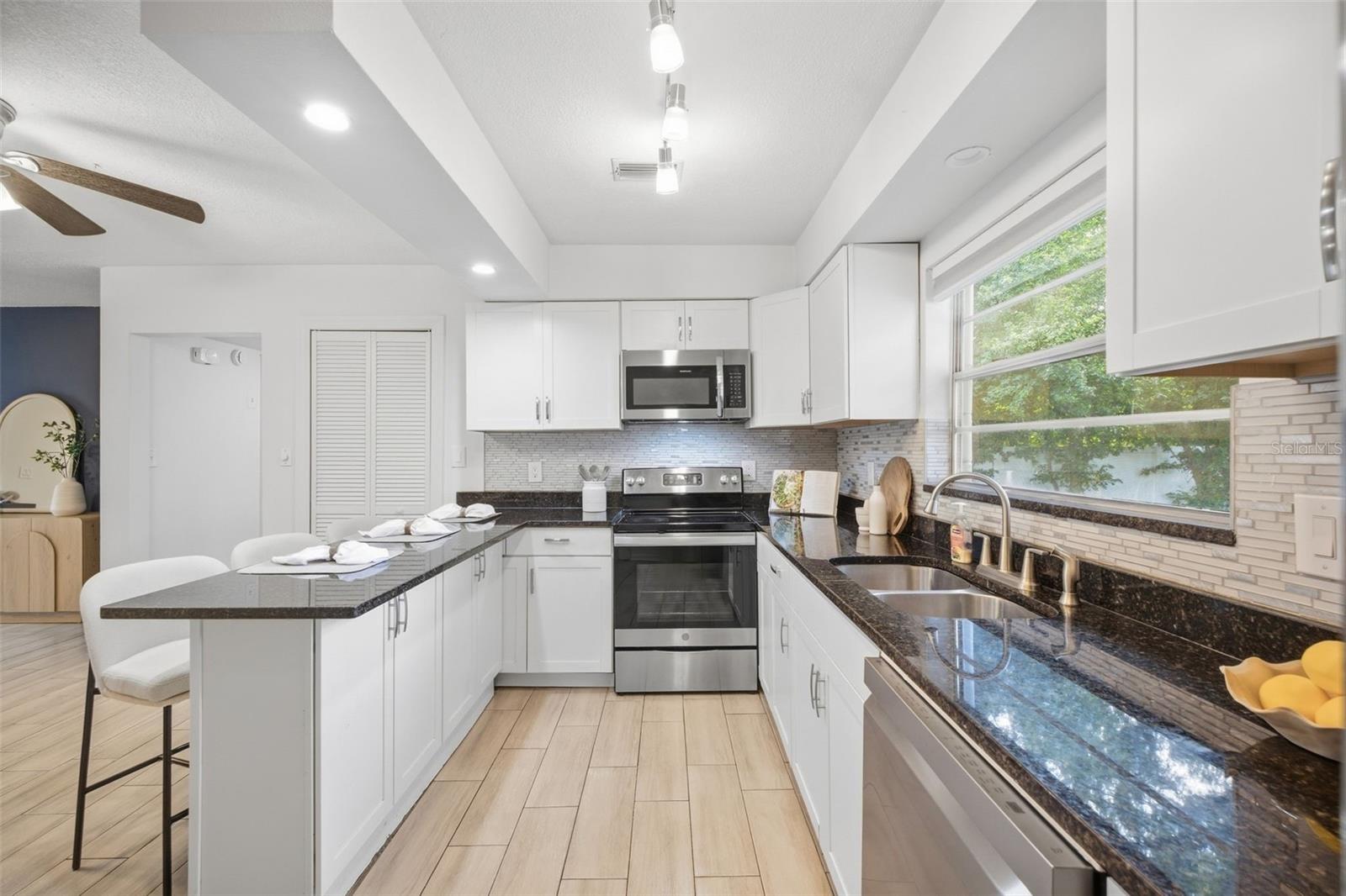 3916 W NORTH A ST — photo 8