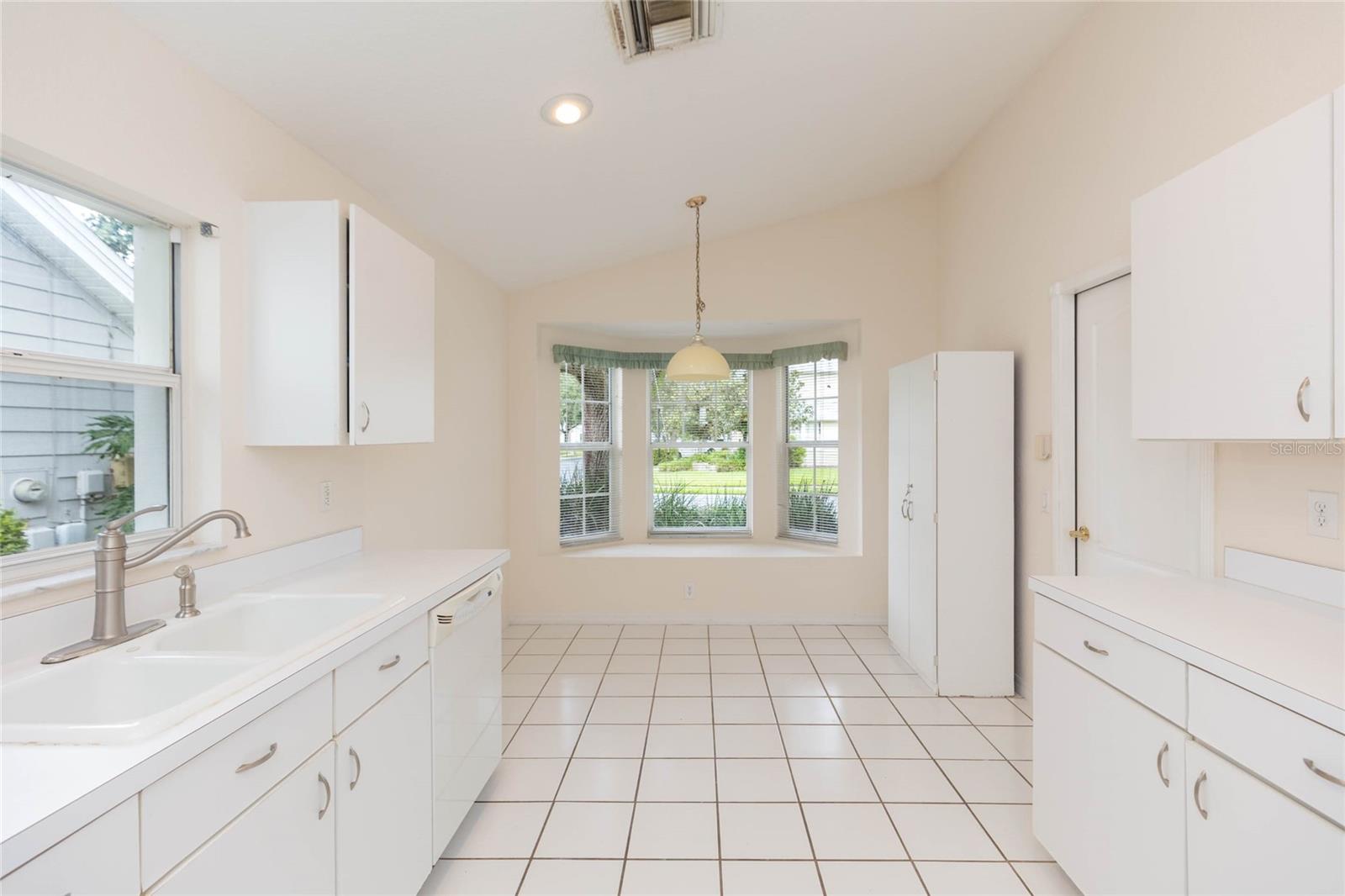 5161 STERLING MANOR DR — photo 11