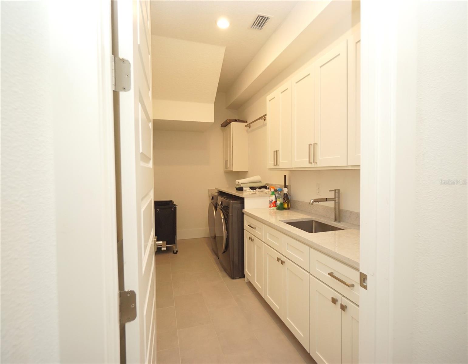 4117 W EUCLID AVE — photo 12