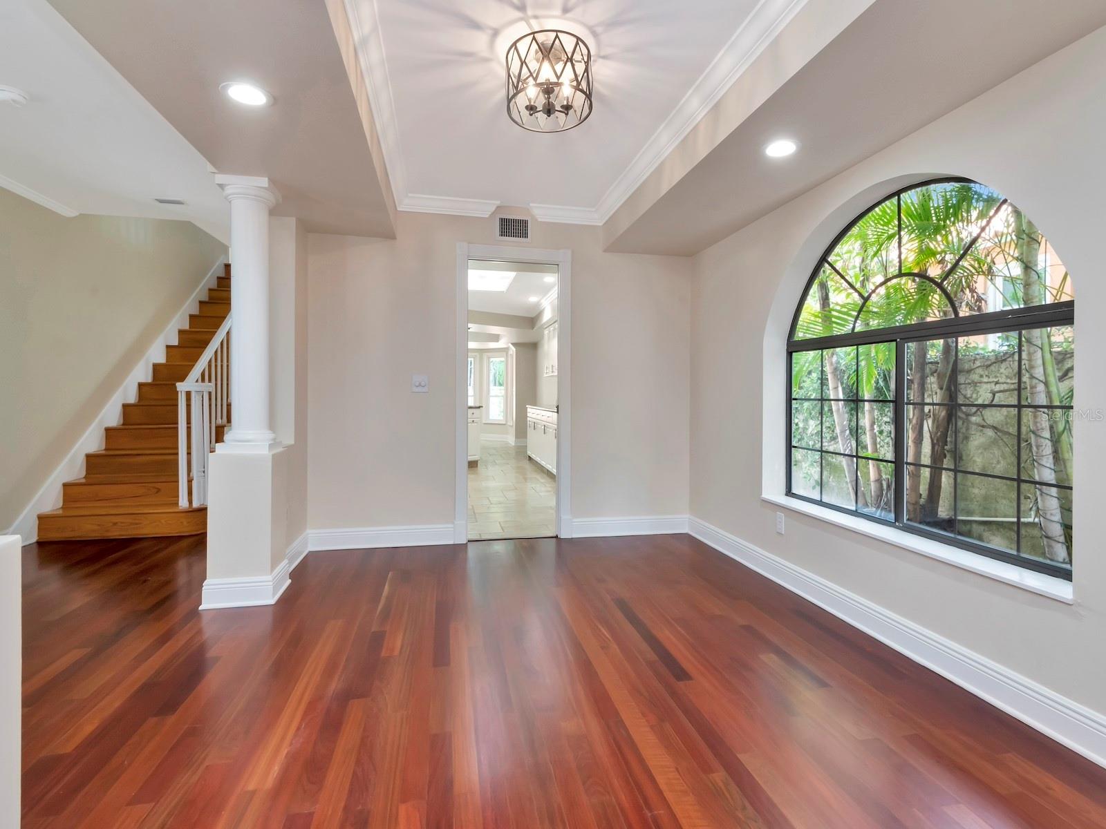 165 BALTIC CIR — photo 12