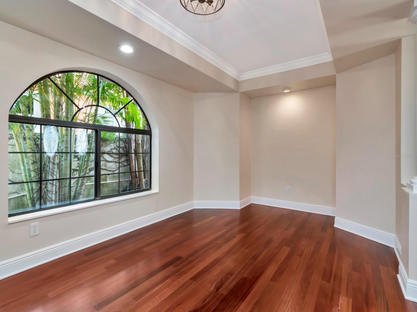 165 BALTIC CIR — photo 10