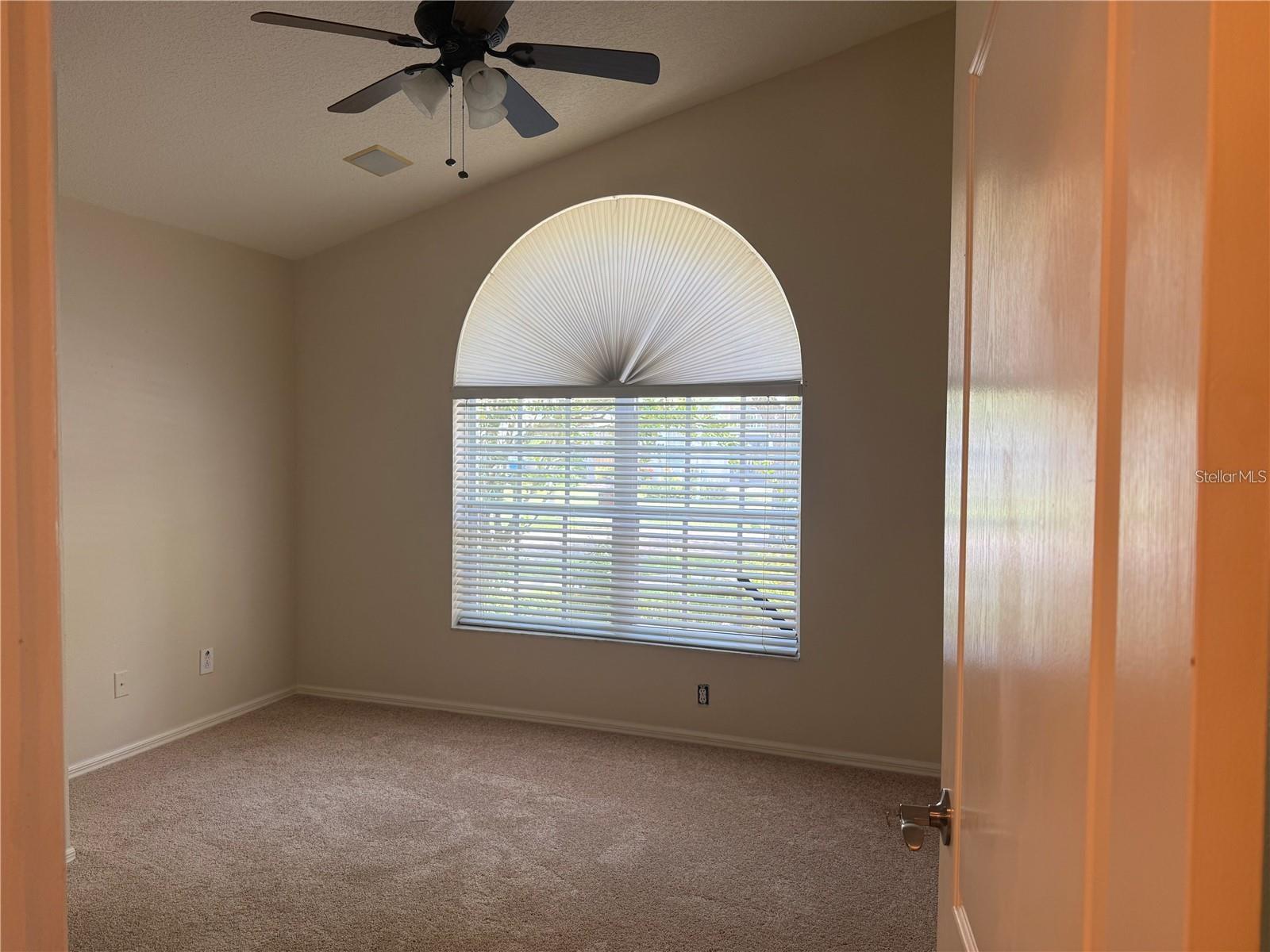 10609 CHAMBERS DR — photo 3