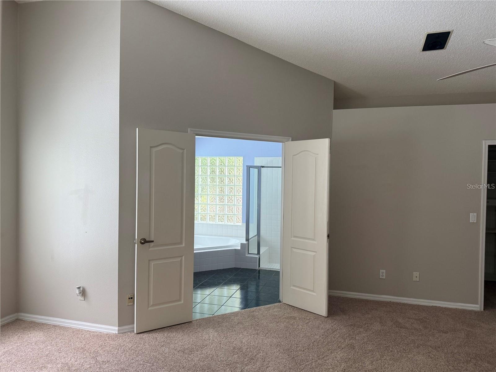 10609 CHAMBERS DR — photo 10