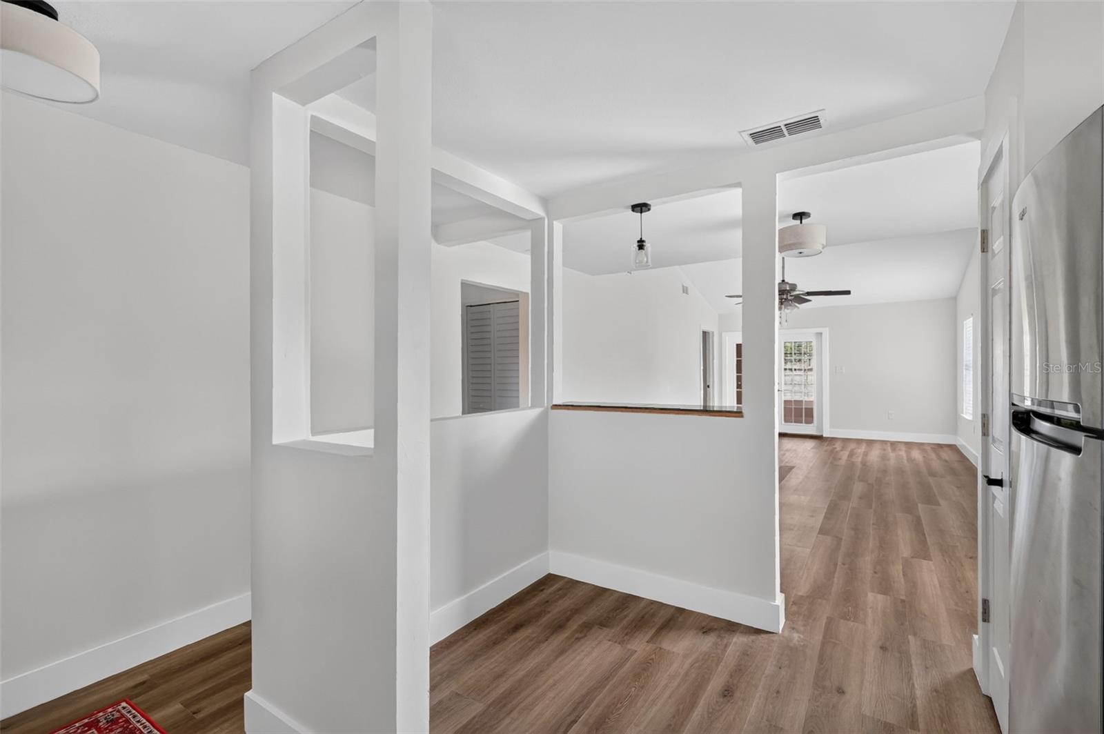 4 COVE LN — photo 11