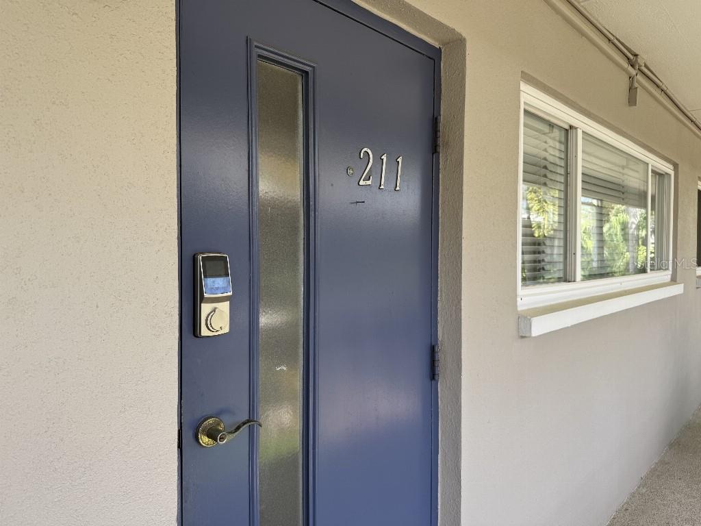 212 S CHURCH AVE #211 — photo 2