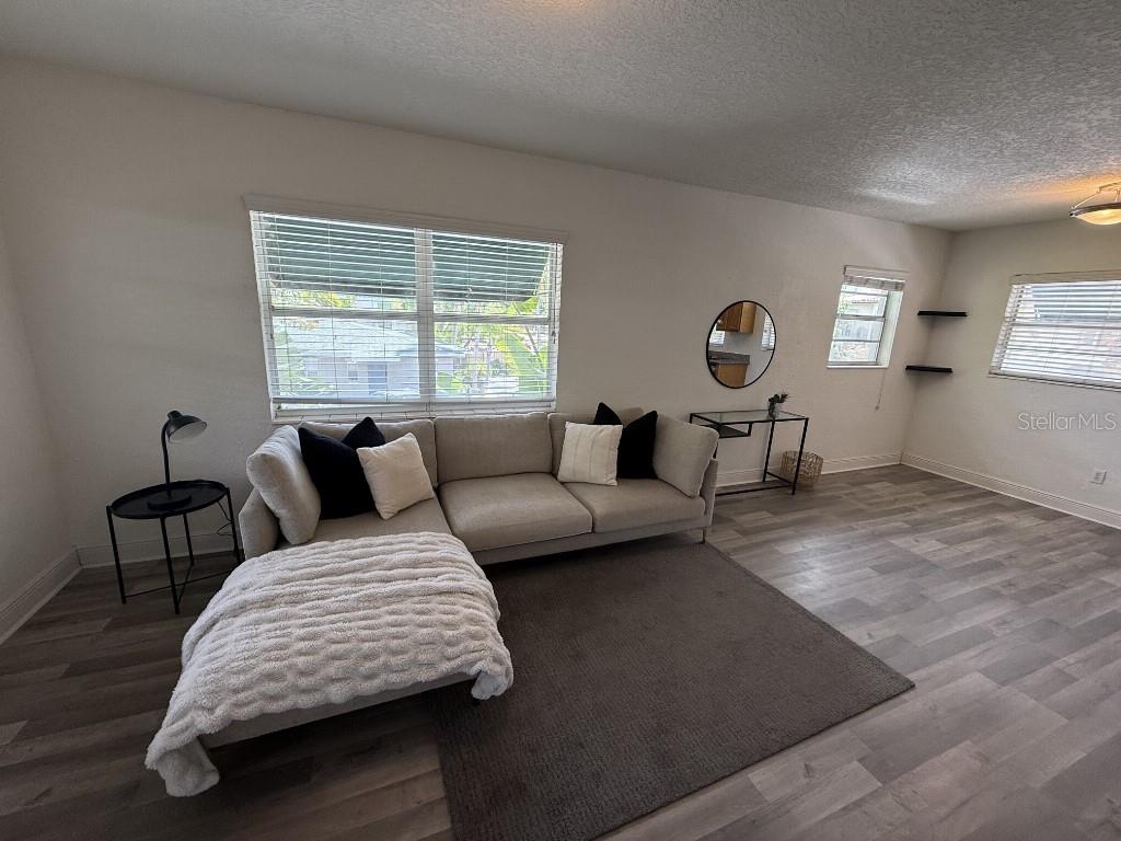212 S CHURCH AVE #211 — photo 4