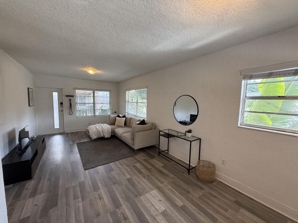 212 S CHURCH AVE #211 — photo 5