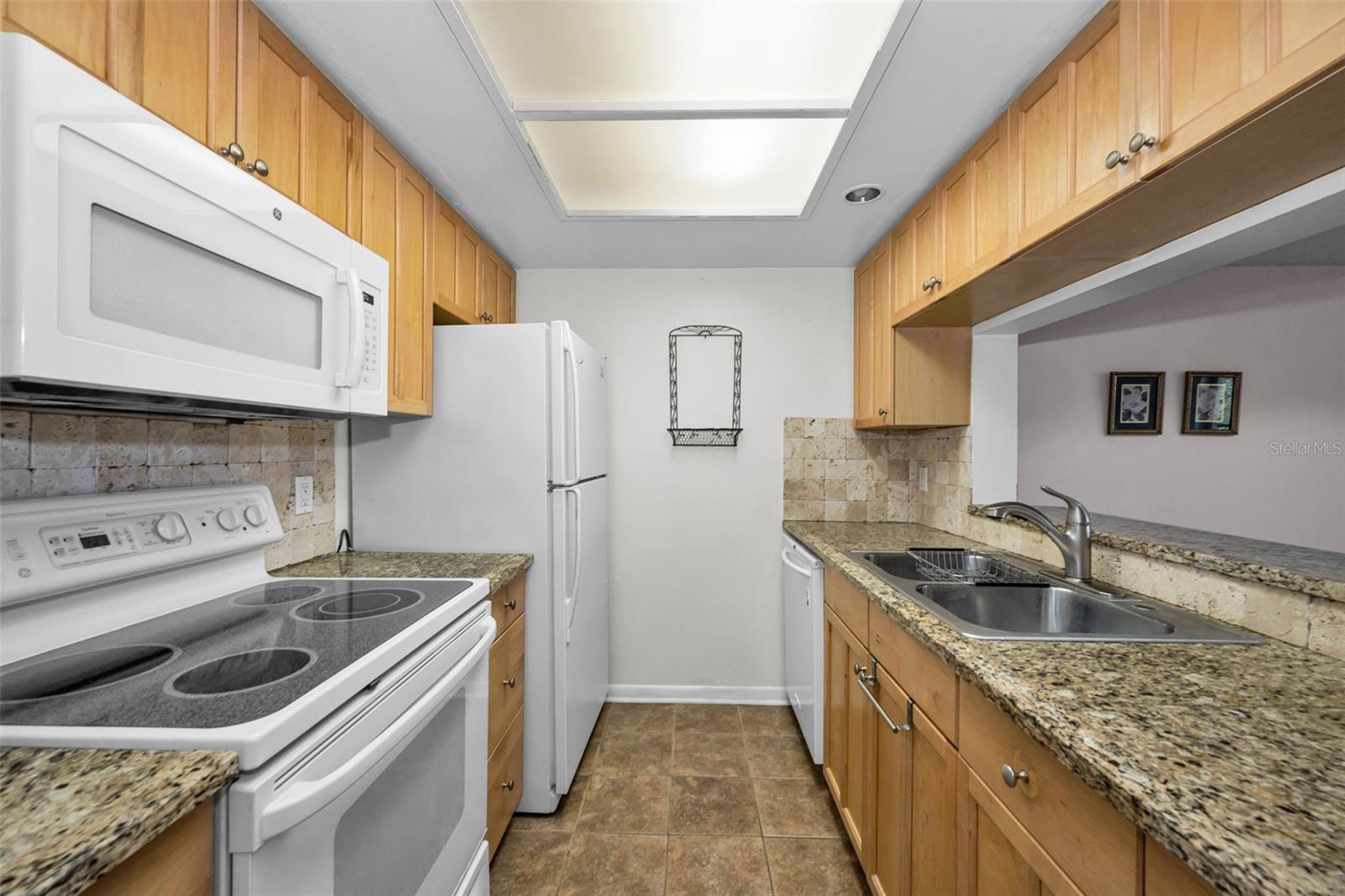 13612 S VILLAGE DR #5307 — photo 8